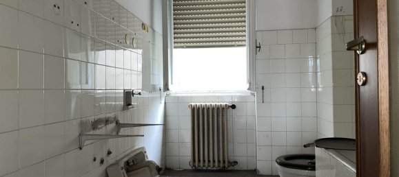 10 rooms Apartment in Pistoia, Italy No. 117078 30