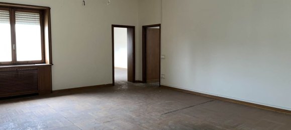 10 rooms Apartment in Pistoia, Italy No. 117078 7