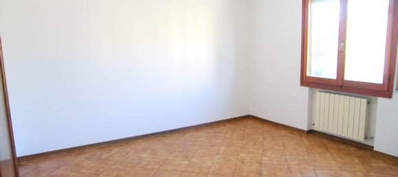 9 rooms Apartment in Sinalunga, Italy No. 60887 3