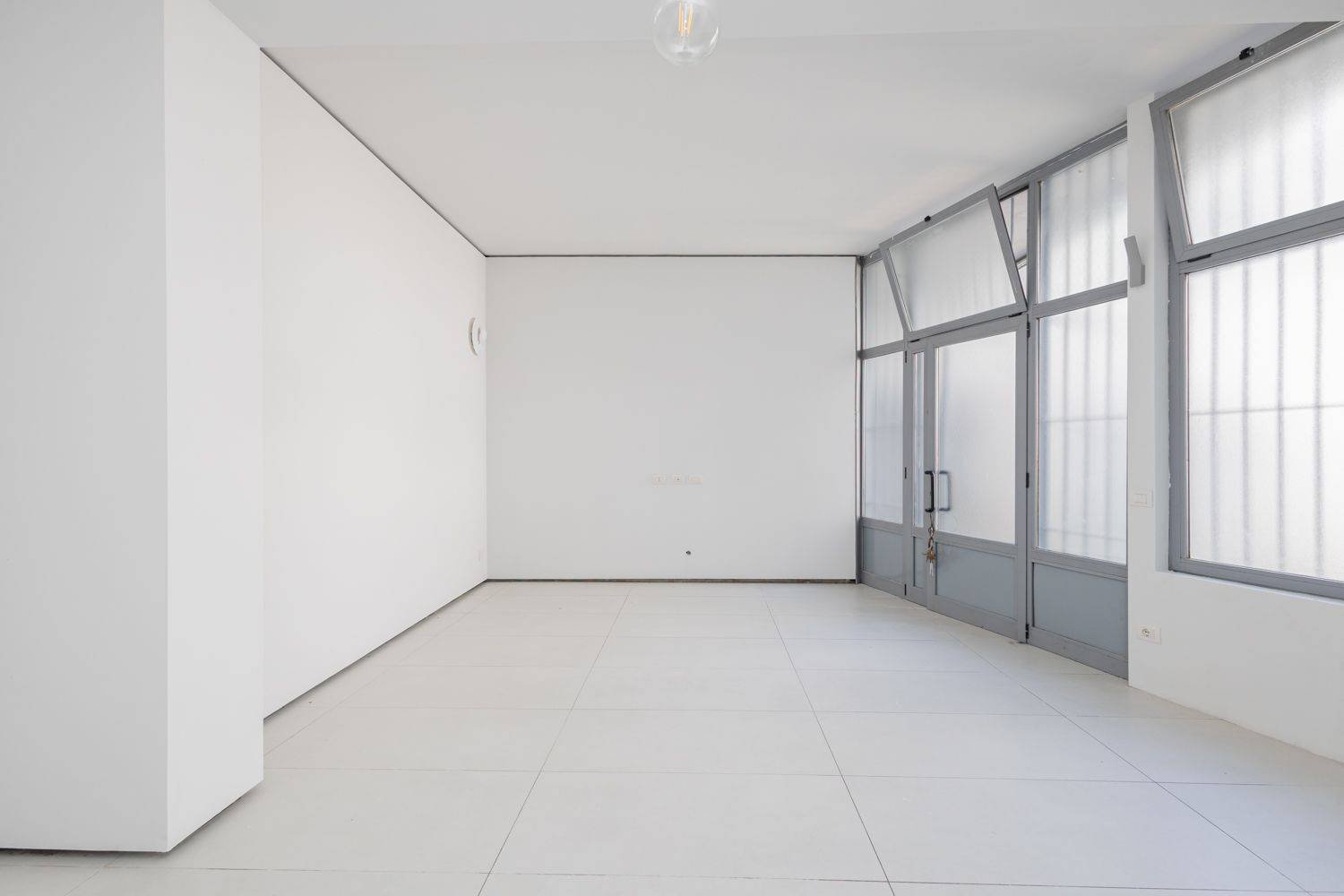 Квартира с 1 спальней в Милан, Италия № 392922