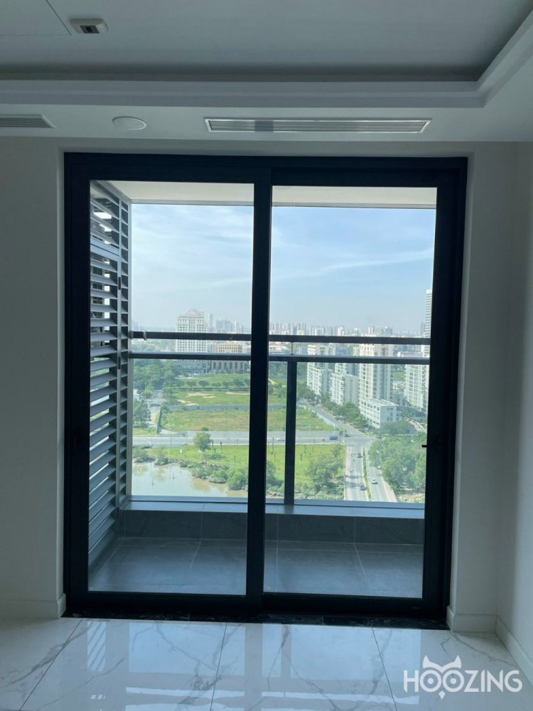 2 rooms Office in District 7, Vietnam No. 16447