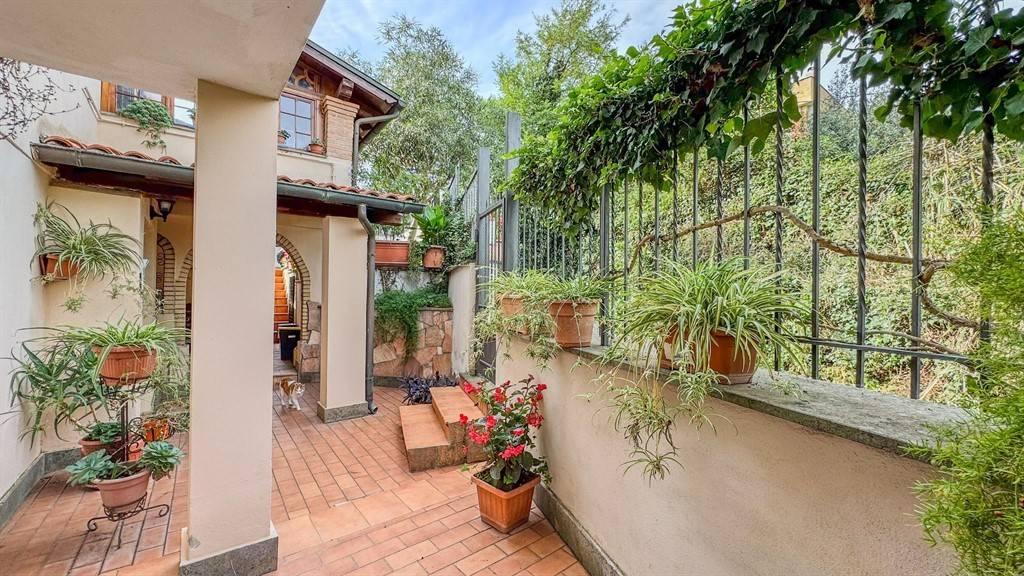 4 rooms Villa in Poli, Italy No. 34411