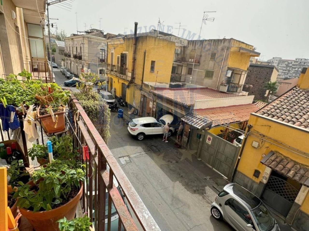 4 rooms Apartment in Catania, Italy No. 161852