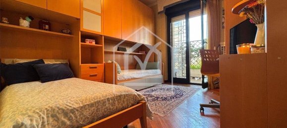 3 bedrooms Apartment in Bari, Italy No. 353228 9