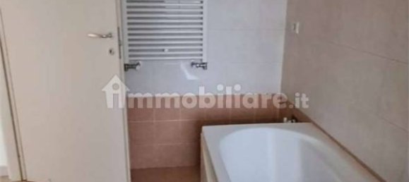 2-salle Appartement à Busto Garolfo, Italy No. 258222 4