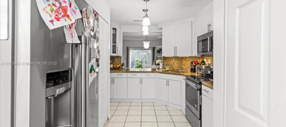 2 Schlafzimmer Gewerbliche Immobilien in Miami, USA, Nr. 615388 4