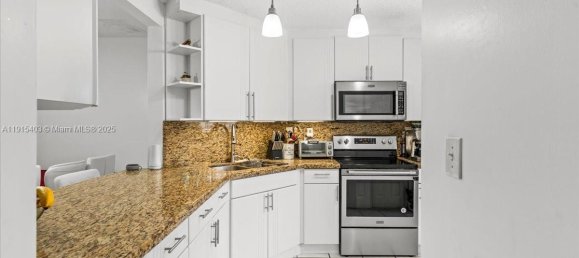 2 Schlafzimmer Gewerbliche Immobilien in Miami, USA, Nr. 615388 6