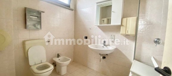 4 rooms Commercial property in Cadelbosco di Sopra, Italy No. 11697 7