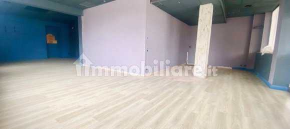 4 rooms Commercial property in Cadelbosco di Sopra, Italy No. 11697 4