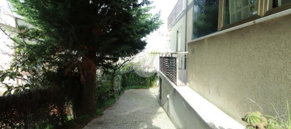 5 rooms Apartment in Pescara, Italy No. 14934 5