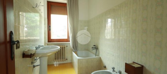 5 rooms Apartment in Pescara, Italy No. 14934 10