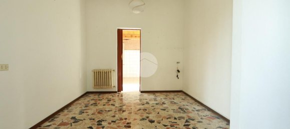 5 rooms Apartment in Pescara, Italy No. 14934 7