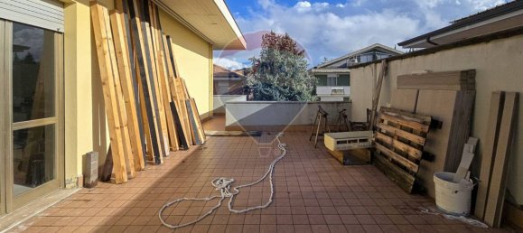 4 bedrooms House in Pescara, Italy No. 33786 40