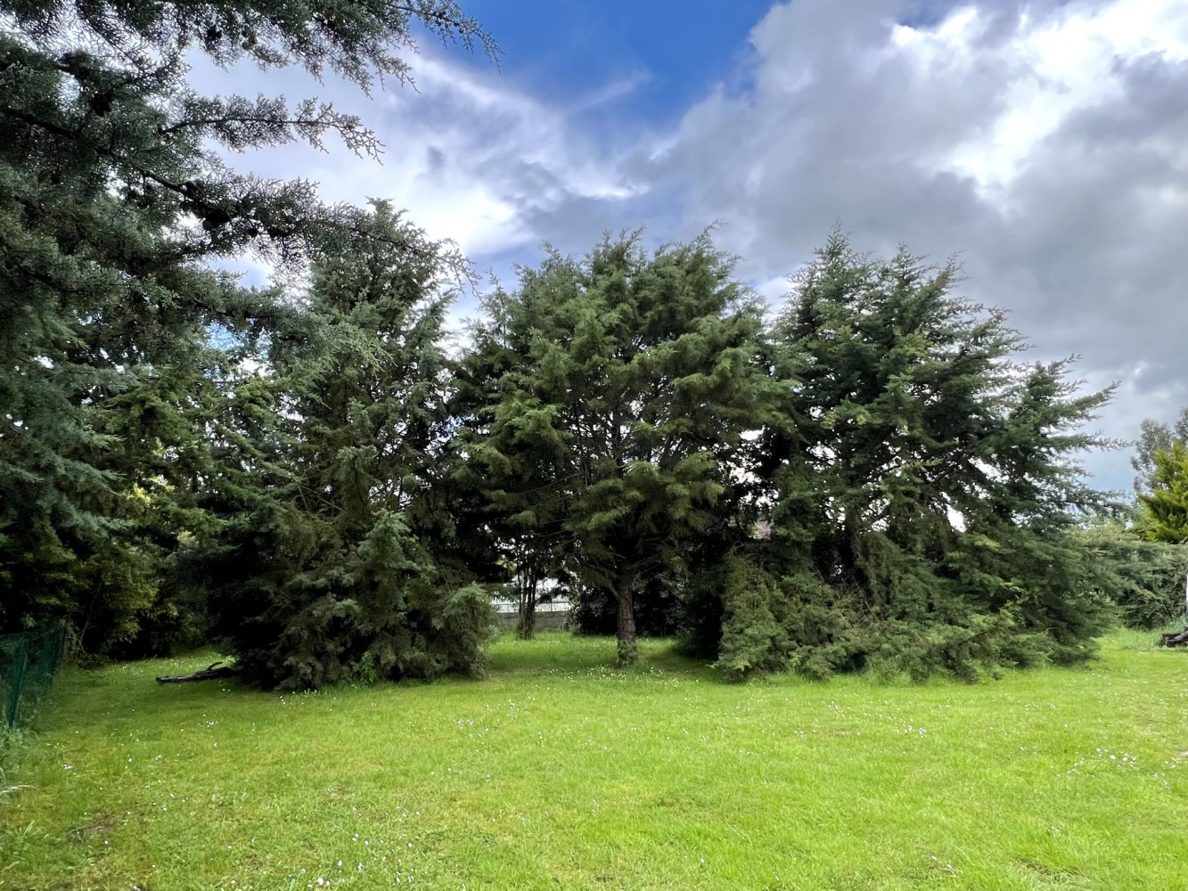  Land in Savonnieres, France No. 91017