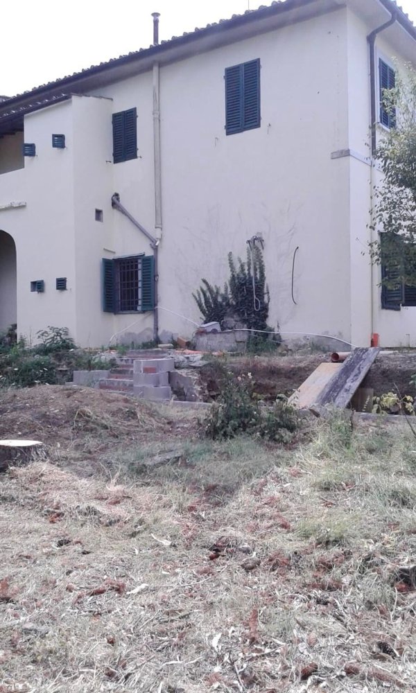 10 rooms House in Florence, Italy No. 48638