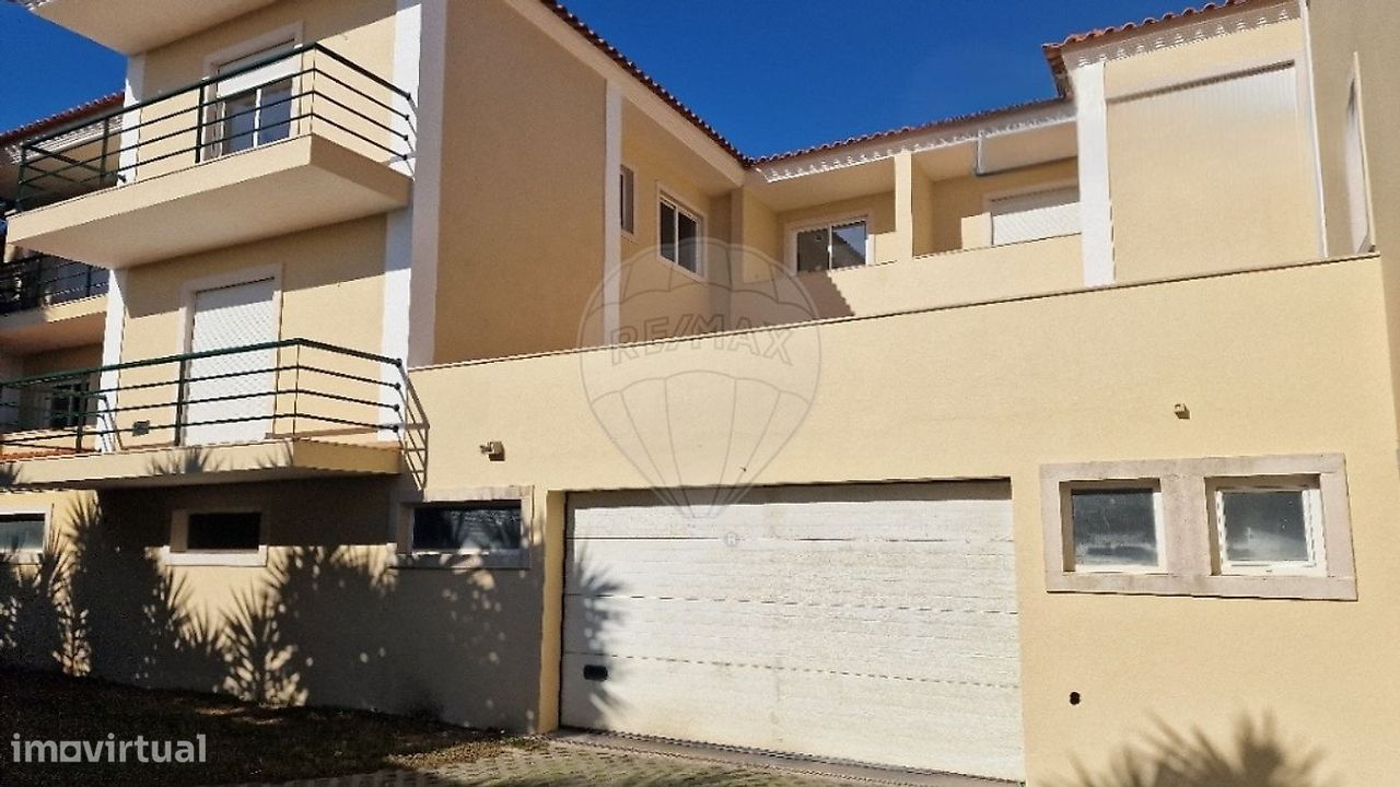 Дом с 3 спальнями в Кашкайш, Португалия № 179607