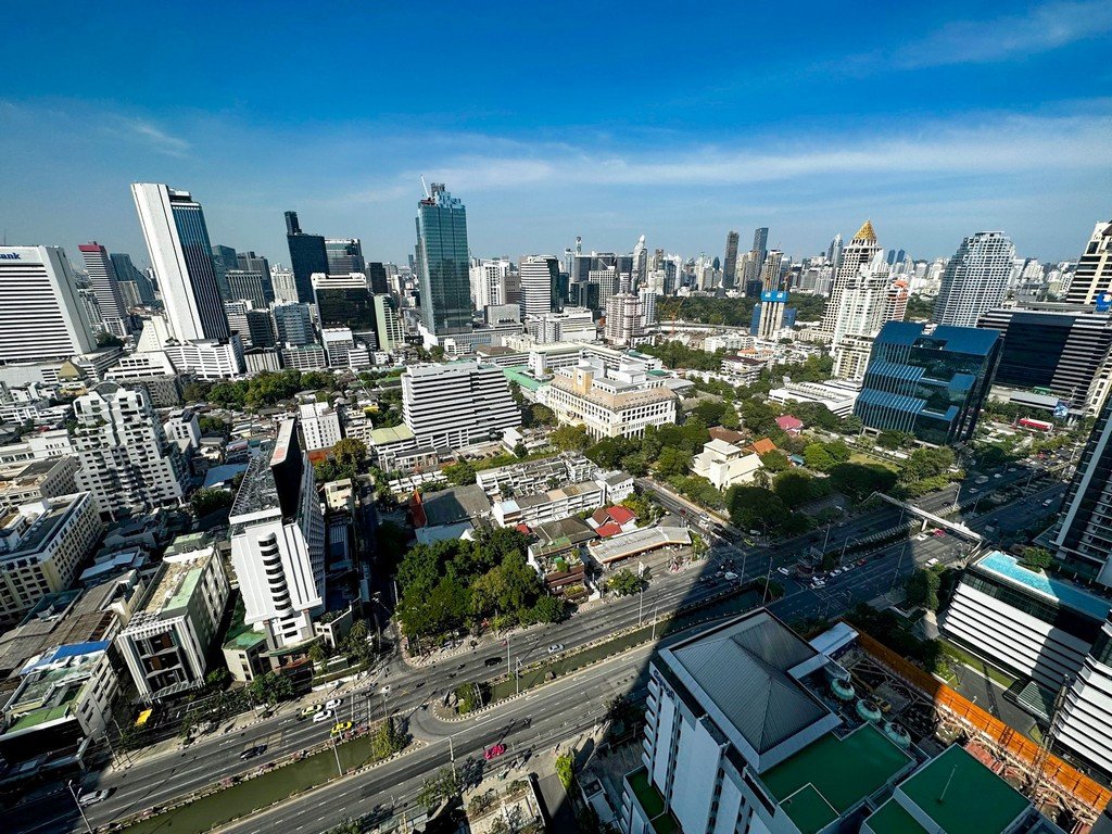 3 bedrooms Condo in Bangkok, Thailand No. 6358