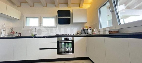 7 rooms Villa in Pordenone, Italy No. 37587 16