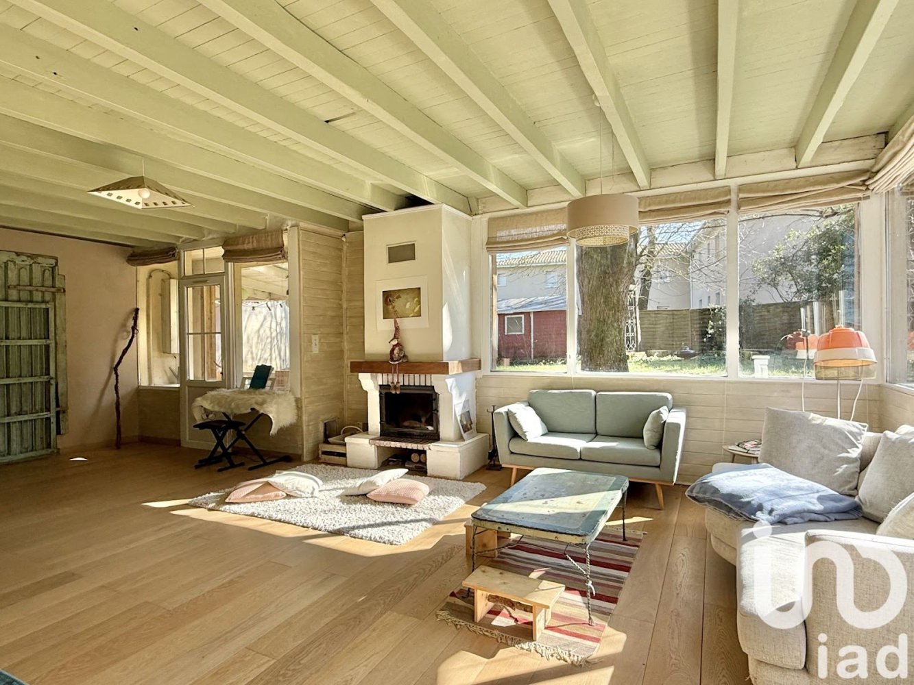 5 bedrooms House in Tresses, France No. 103717