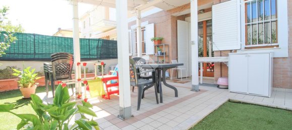 2 rooms Apartment in San Benedetto del Tronto, Italy No. 14831 3