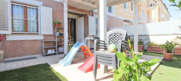 2 rooms Apartment in San Benedetto del Tronto, Italy No. 14831 8