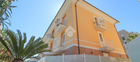 2 rooms Apartment in San Benedetto del Tronto, Italy No. 14831 2