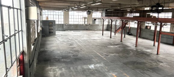 1037m² Warehouse in Pero, Italy No. 170439 12