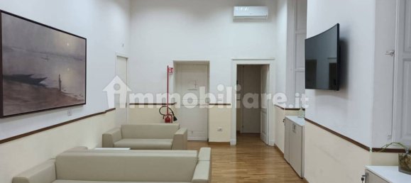 6 bedrooms Apartment in Naples, Italy No. 201806 28