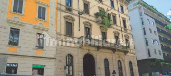 3 bedrooms Apartment in Milan, Italy No. 240600 2