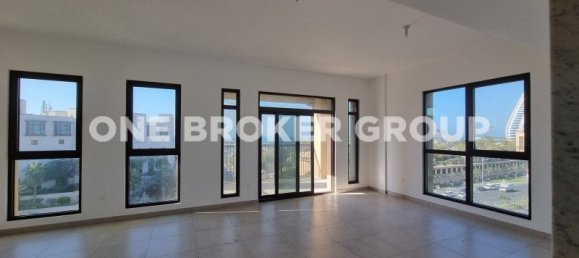 Квартира с 3 спальнями в Умм-Сукейм, ОАЭ № 1478 3