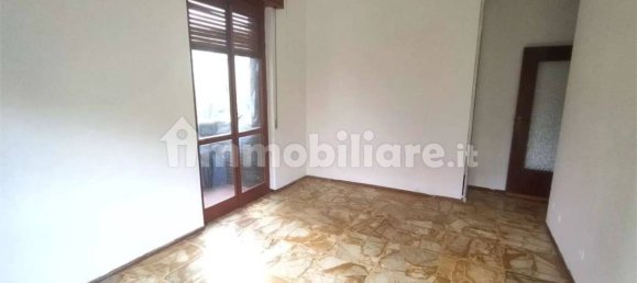 2 bedrooms Apartment in Tortona, Italy No. 343182 2
