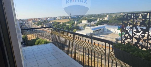 Квартира с 3 спальнями в Трани, Италия № 318665 33