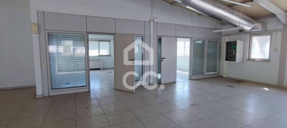 Lagerhaus in Loures, Portugal 4830m², Nr. 85324 20