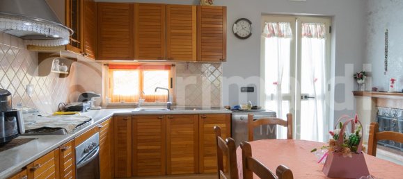 4 غرف نوم فيلا في Parete, Italy رقم 323027 8