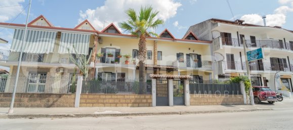 4 غرف نوم فيلا في Parete, Italy رقم 323027 2