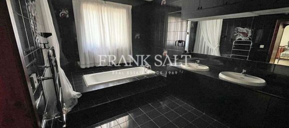 4 bedrooms Villa in Saint Paul's Bay, Malta No. 11147 15