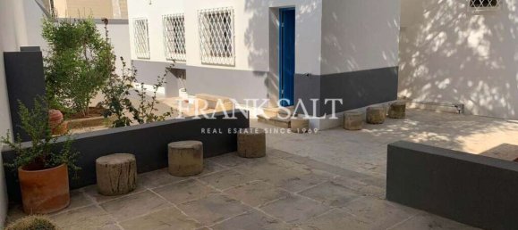 4 bedrooms Villa in Saint Paul's Bay, Malta No. 11147 2