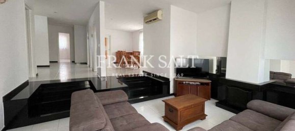 4 bedrooms Villa in Saint Paul's Bay, Malta No. 11147 3