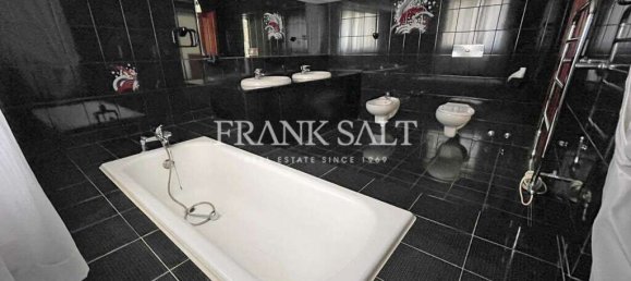 4 bedrooms Villa in Saint Paul's Bay, Malta No. 11147 14