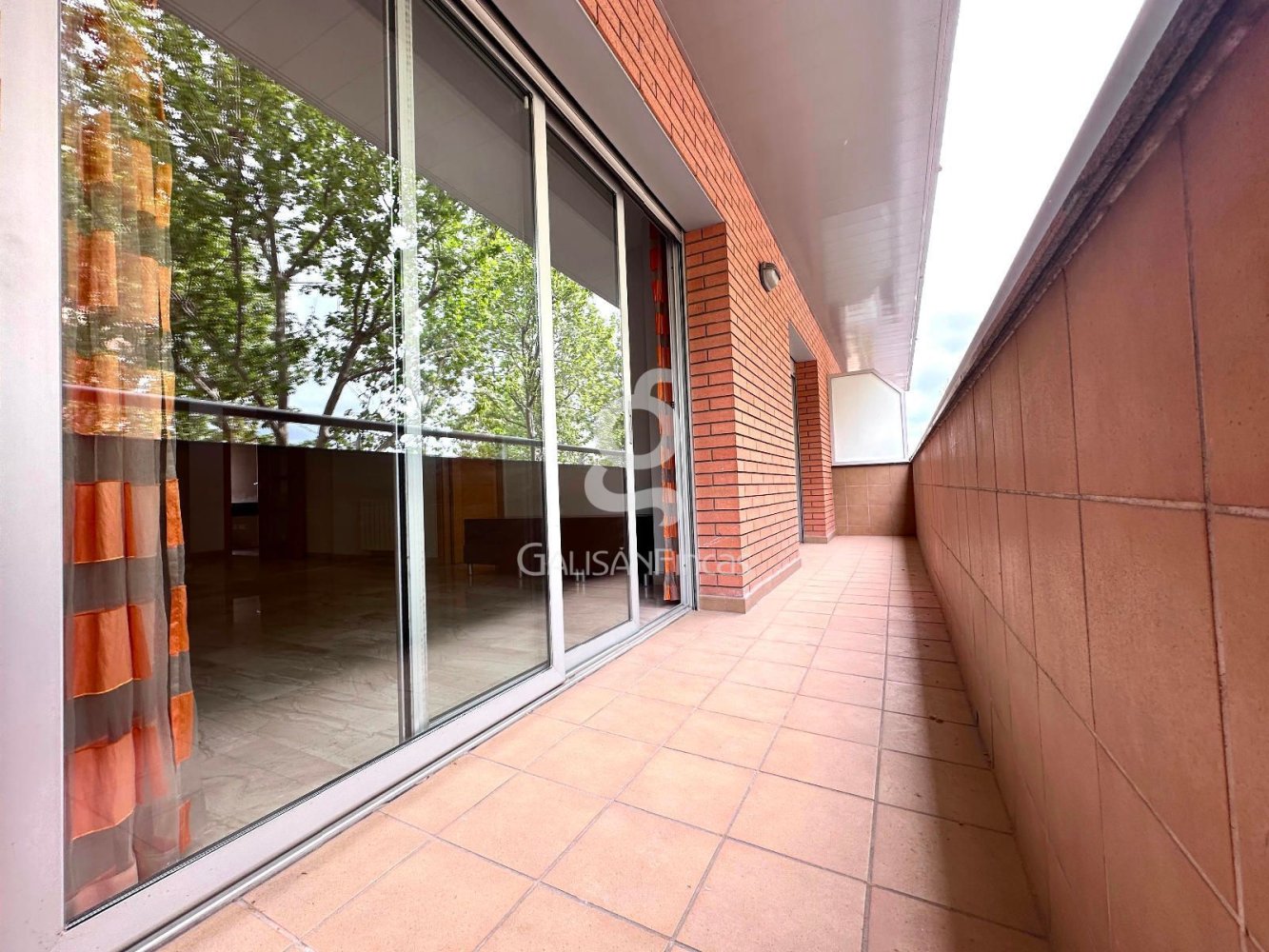 3 bedrooms Apartment in Cornella De Llobregat, Spain No. 158198