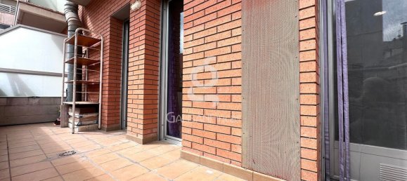 3 bedrooms Apartment in Cornella De Llobregat, Spain No. 158198 2