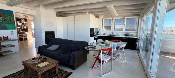 Ático de 3 habitaciónes en Trani, Italy No. 156482 15