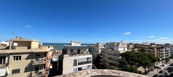 Ático de 3 habitaciónes en Trani, Italy No. 156482 5