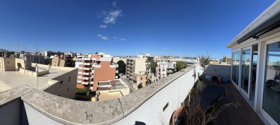 Ático de 3 habitaciónes en Trani, Italy No. 156482 19