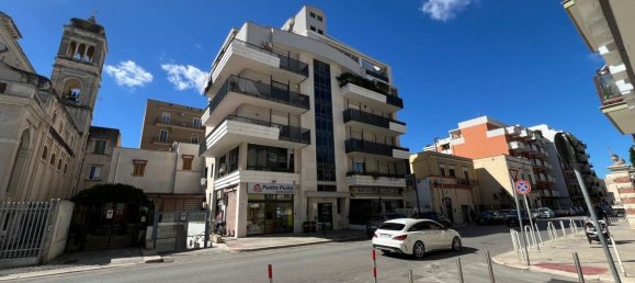 Ático de 3 habitaciónes en Trani, Italy No. 156482 23