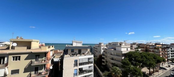 Ático de 3 habitaciónes en Trani, Italy No. 156482 6