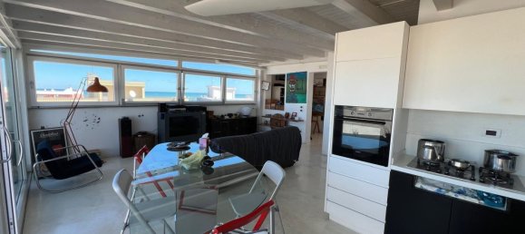 Ático de 3 habitaciónes en Trani, Italy No. 156482 22