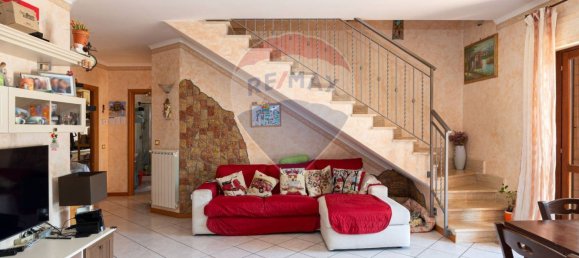 3 bedrooms Apartment in Monterotondo, Italy No. 348001 3