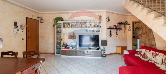 3 bedrooms Apartment in Monterotondo, Italy No. 348001 2