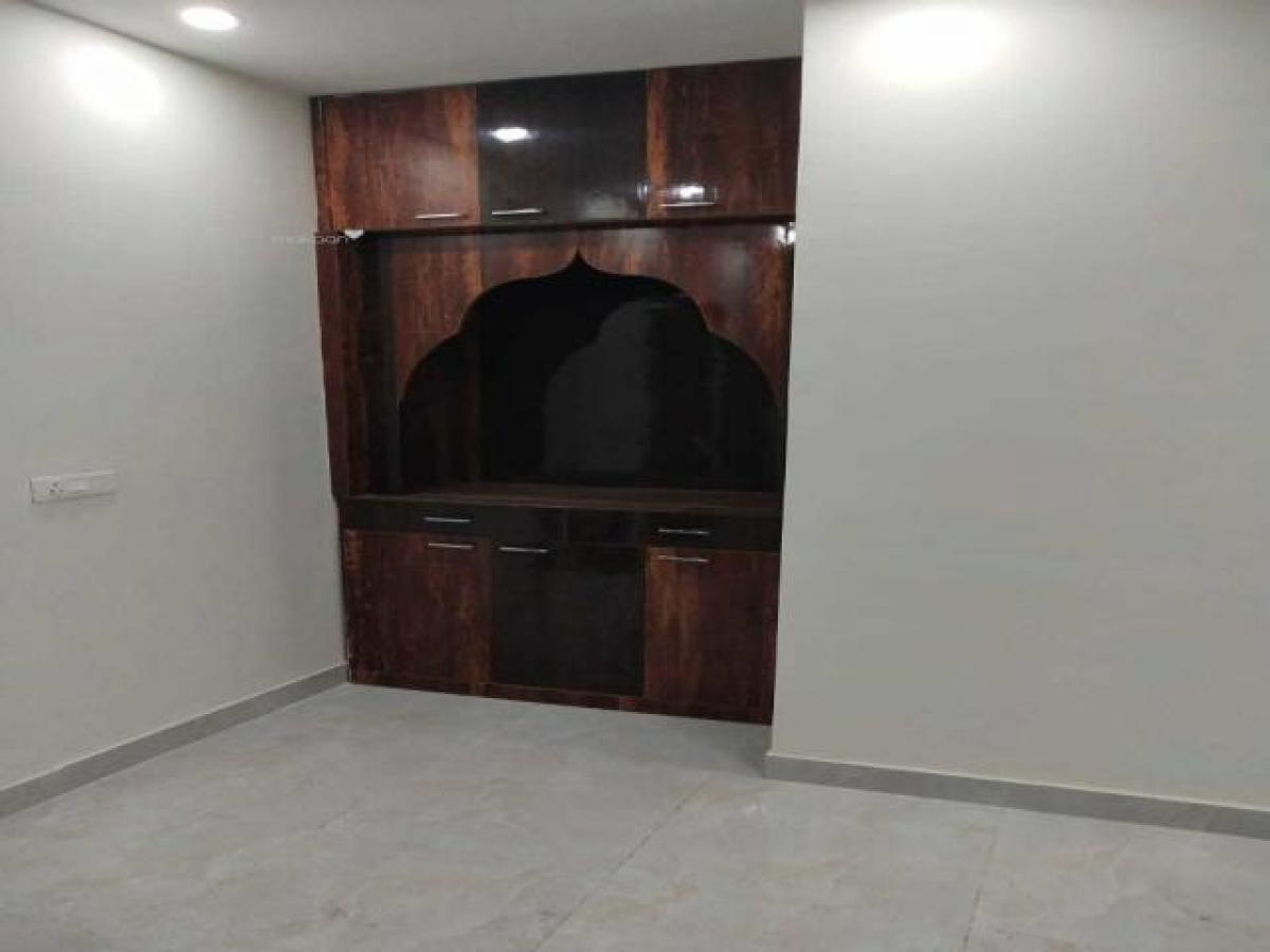 Casa T2 em Noida, India N.º 66876